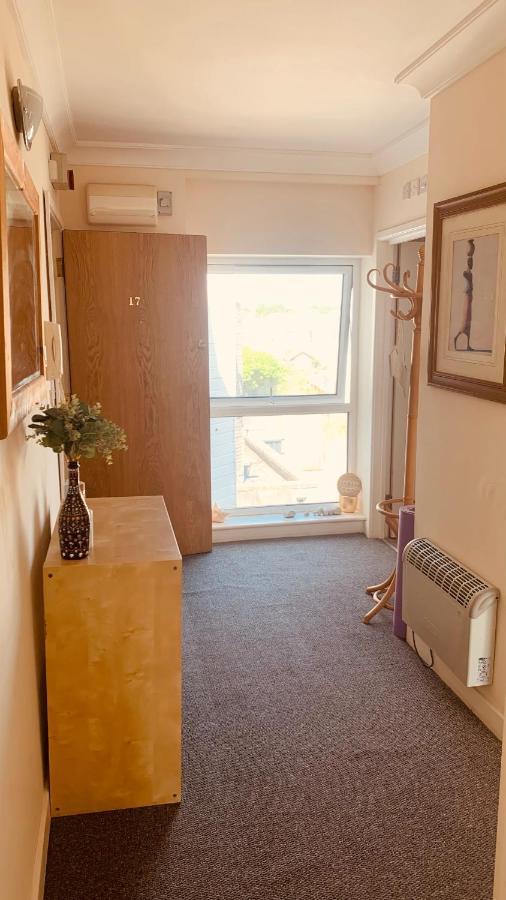 Sea Breeze Apartments Porthcawl Exterior photo
